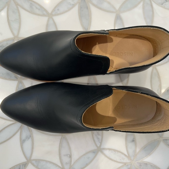 NISOLO MIA Everyday Ankle Bootie - like new! Worn once. - Picture 4 of 7